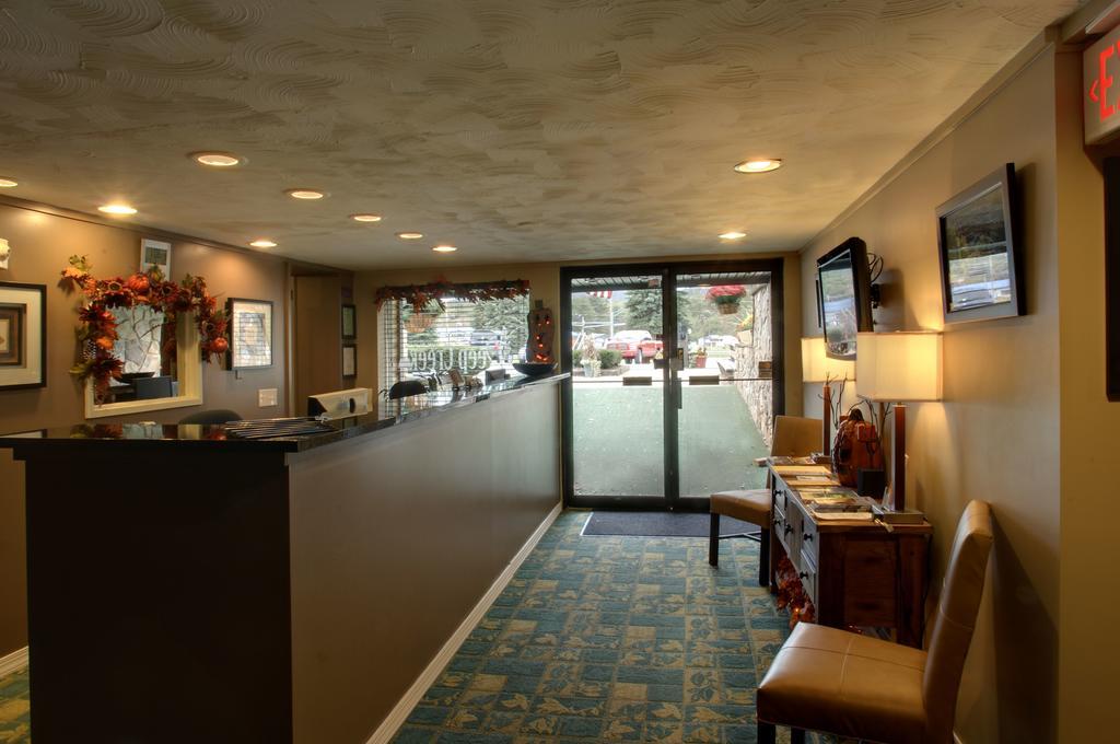Inn At Deep Creek Oakland Exterior foto