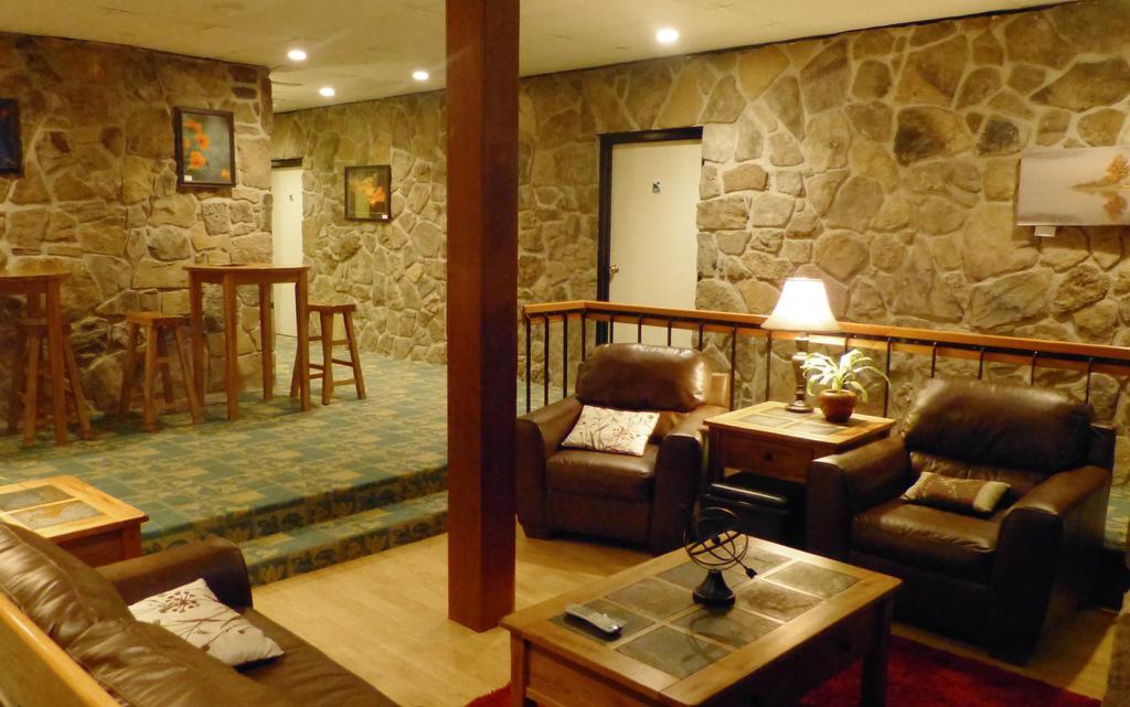 Inn At Deep Creek Oakland Exterior foto