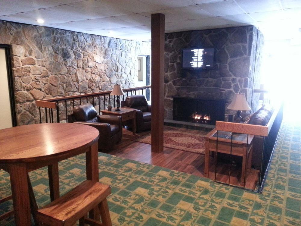 Inn At Deep Creek Oakland Exterior foto