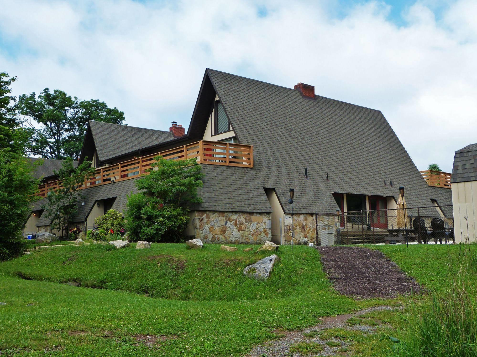 Inn At Deep Creek Oakland Exterior foto