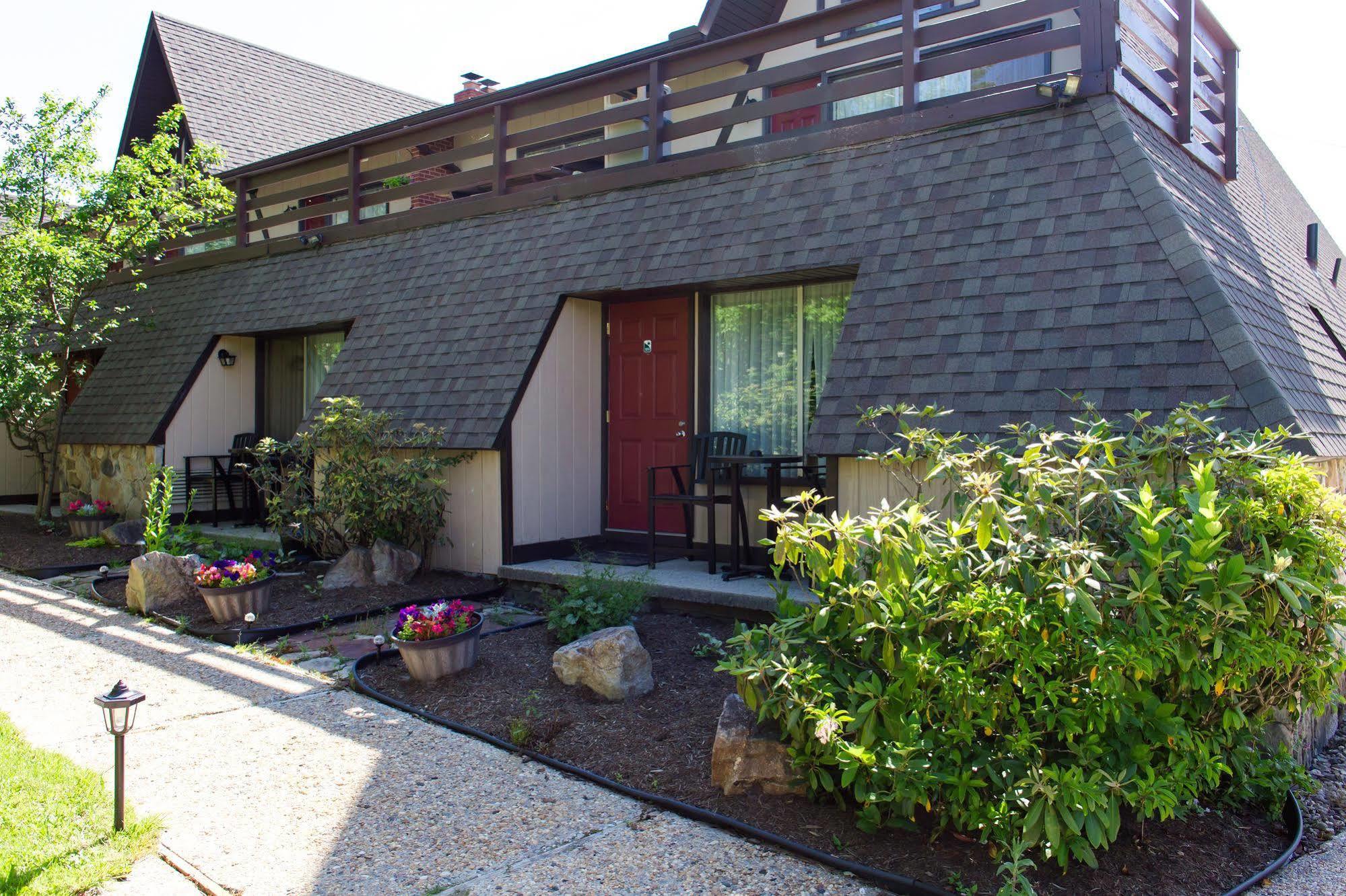 Inn At Deep Creek Oakland Exterior foto